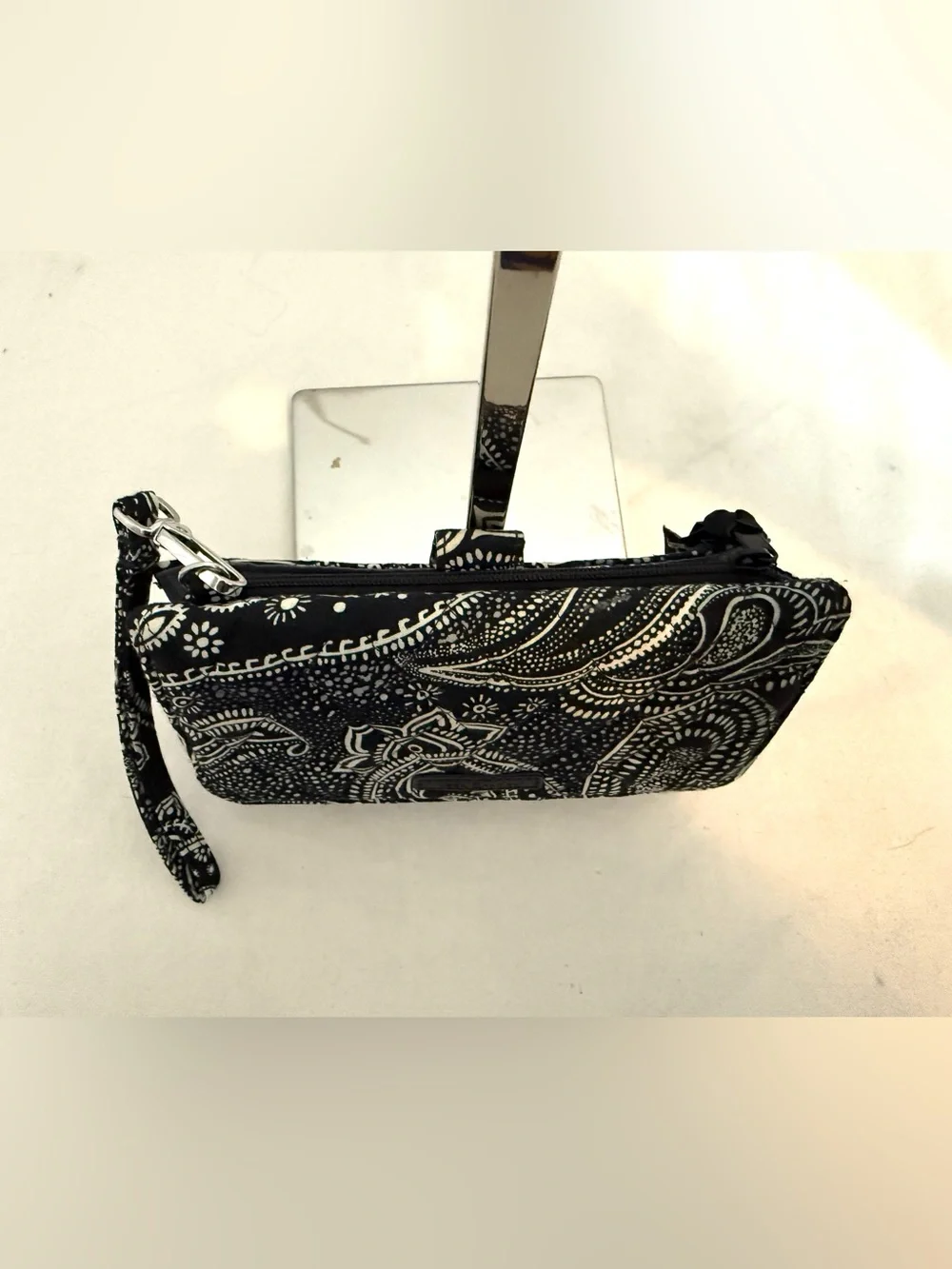 Vera Bradley Stellar Paisley Black White Gray RFID Wallet Wristlet Phone Pocket